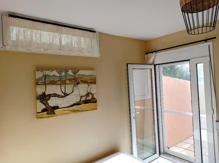 Sun, Sea & Zest, 100m To Beach! Apartment