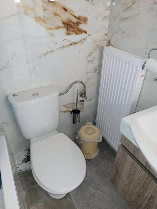 Sun, Sea & Zest, 100m To Beach! Apartment