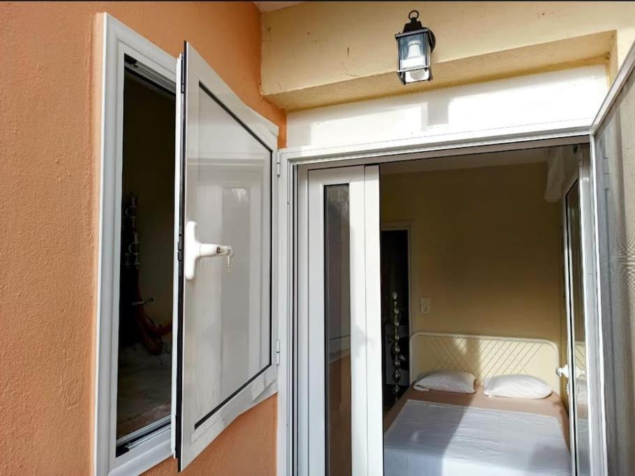 Sun, Sea & Zest, 100m To Beach! Apartment Gerakini